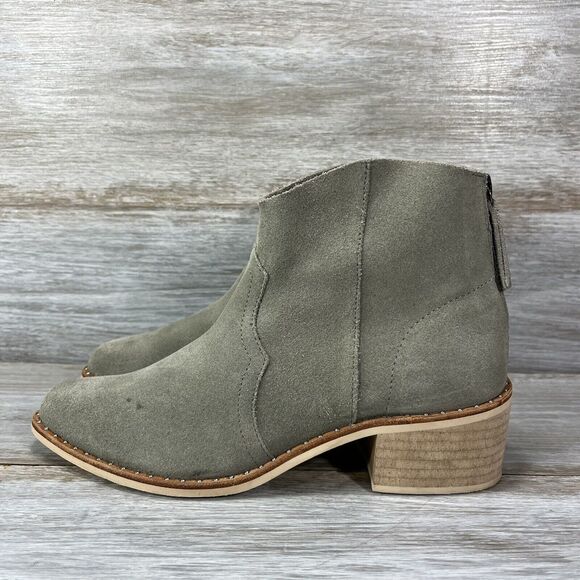Crevo Women’s Gray Suede Zip Up Heeled Ankle Boots Size 7.5 - Picture 1 of 11